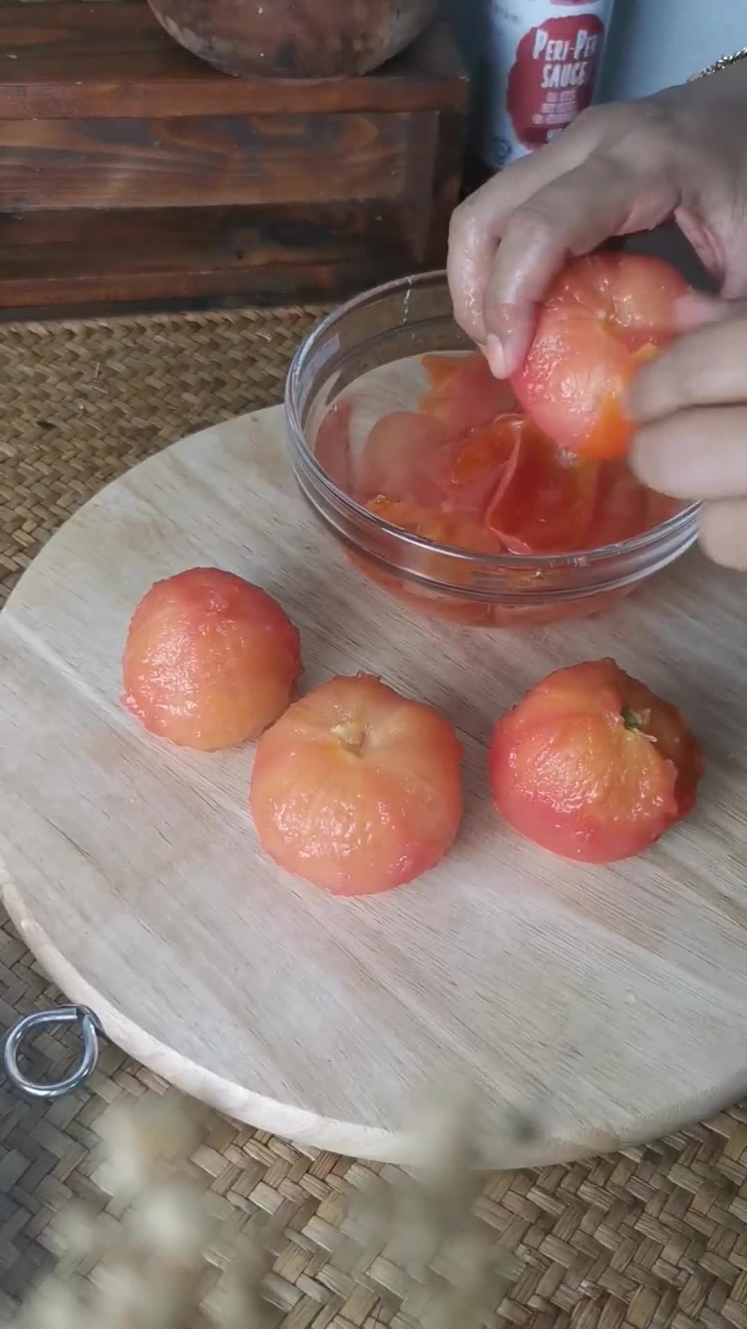Gambar langkah 1 resipi Tomato egg stir fry.