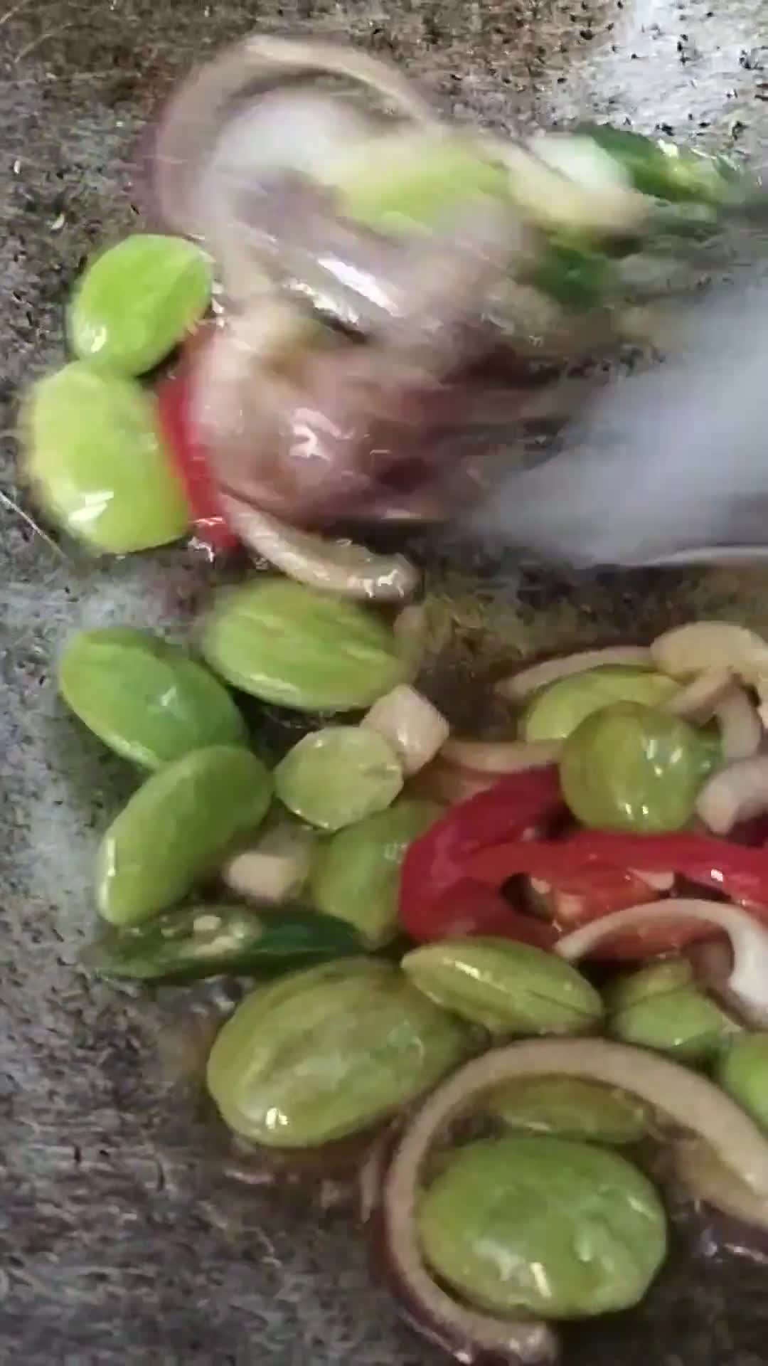 Gambar langkah 2 resipi Bilis goreng, petai & tempe.