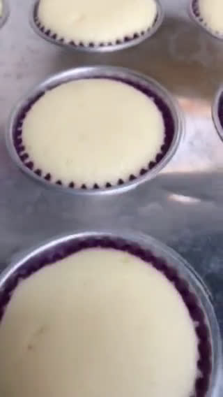 Foto langkah ke 4 dari resep Mini Oreo Cheesecakes 🧀 🧁.
