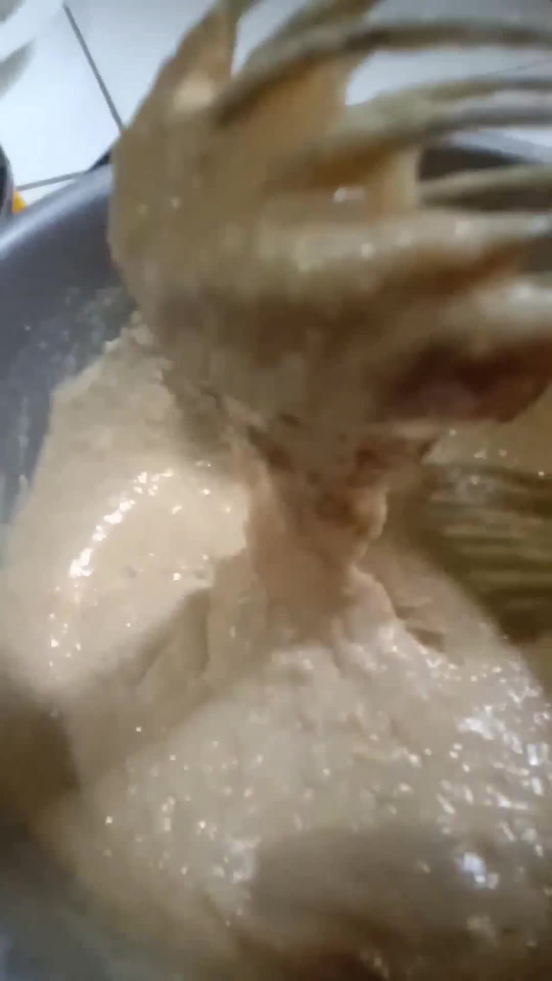Foto langkah ke 4 dari resep Bolu pisang kukus mekar.