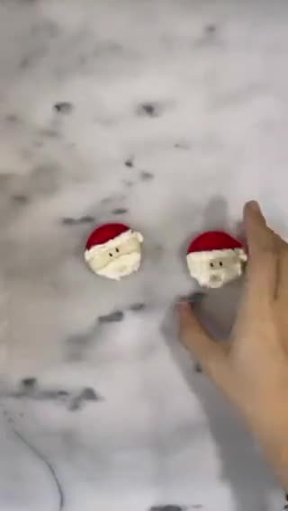Foto del paso 2 de la receta: Lonchera para niños navideña