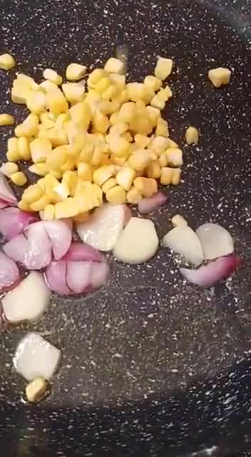 Foto langkah ke 2 dari resep Tumis Sawi Putih Jagung Telur.