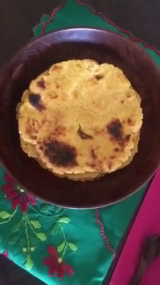 મકાઈ ના રોટલા (Makai Rotla Recipe In Gujarati) રેસીપી સ્ટેપ3ફોટો