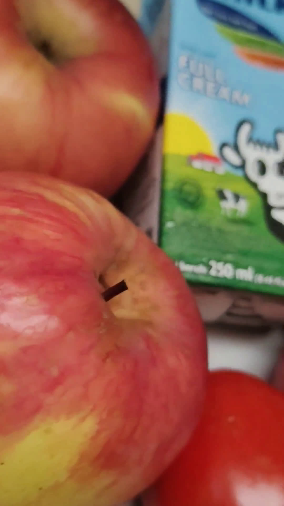Foto langkah ke 1 dari resep Apple Tomato Smoothies.