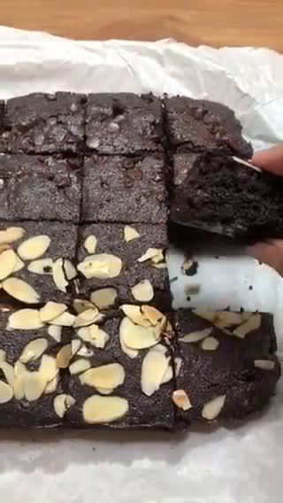 Foto langkah ke 5 dari resep Best Whole Wheat FUDGY BROWNIES !!! 🌾 🍫 🍫🍫.