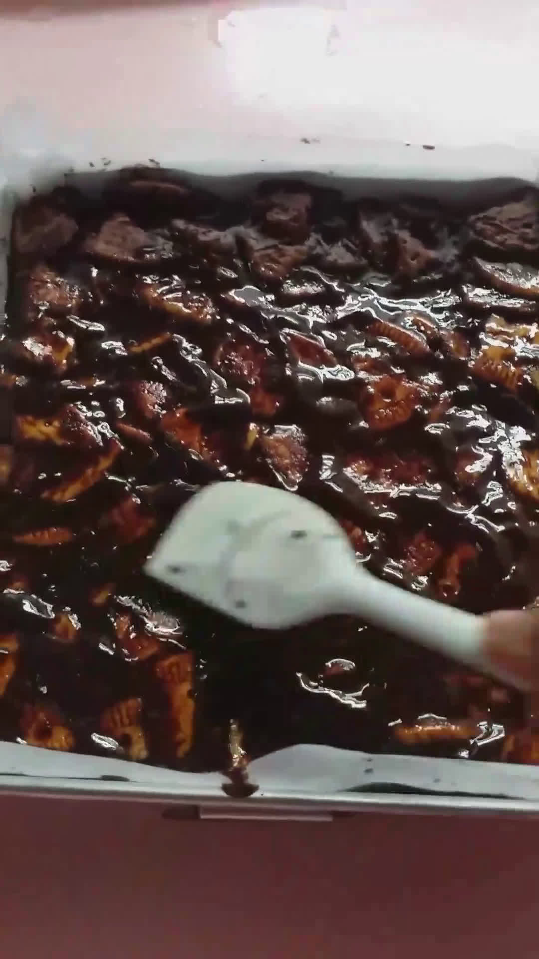 Foto langkah ke 5 dari resep Kek Batik (Kek Biskut).