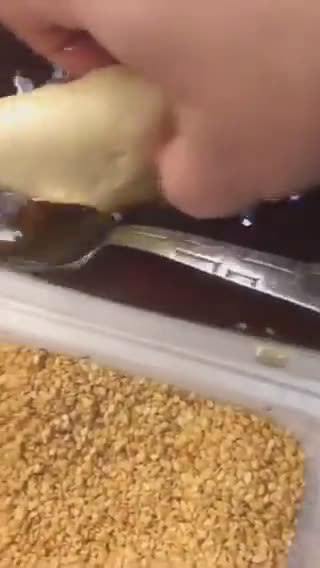 صورة لخطوة 4 من وصفة كعك محشي بالجبن