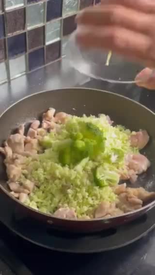 Foto langkah ke 5 dari resep 126. Chicken Broccoli Casserole.