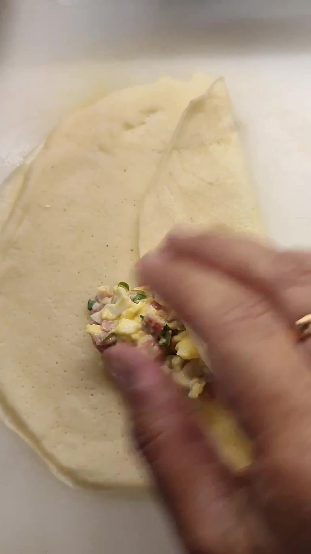 Foto langkah ke 4 dari resep Risol Egg Mayo.