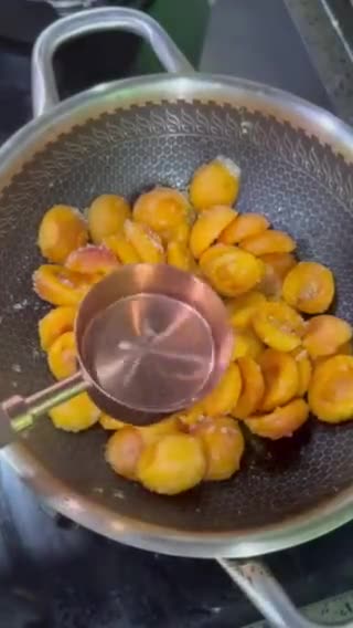 Gambar langkah 3 resipi Sira Aprikot (Preserved Apricot).