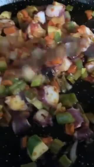 Foto del paso 9 de la receta: Fideuà de pulpo verduritas, garbanzos y hierbabuena, facilísima!