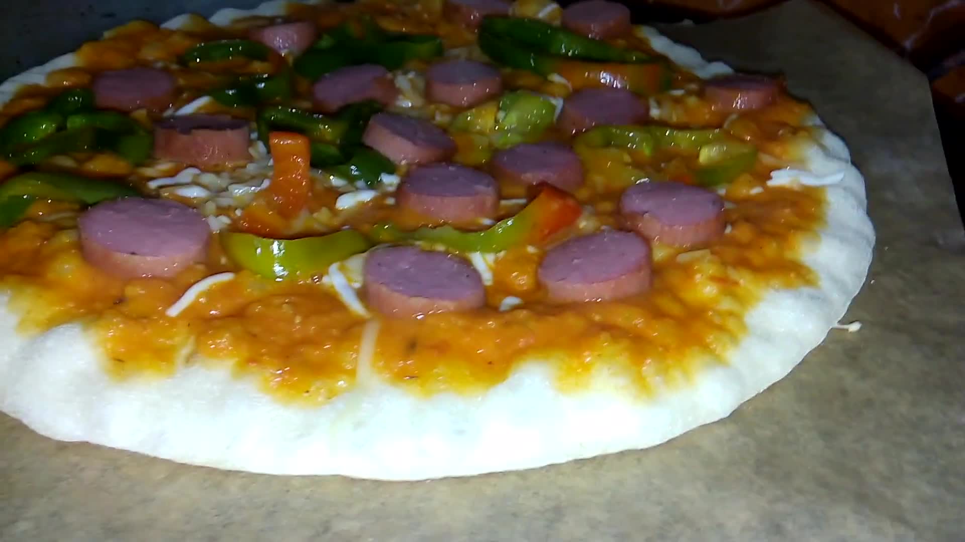 صورة لخطوة 8 من وصفة البيتزا 🍕