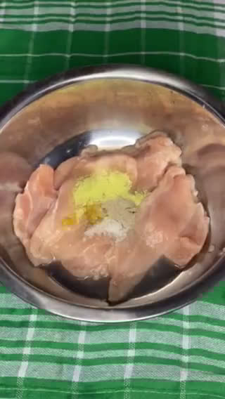 Foto langkah ke 2 dari resep Chicken Katsu Crispy.