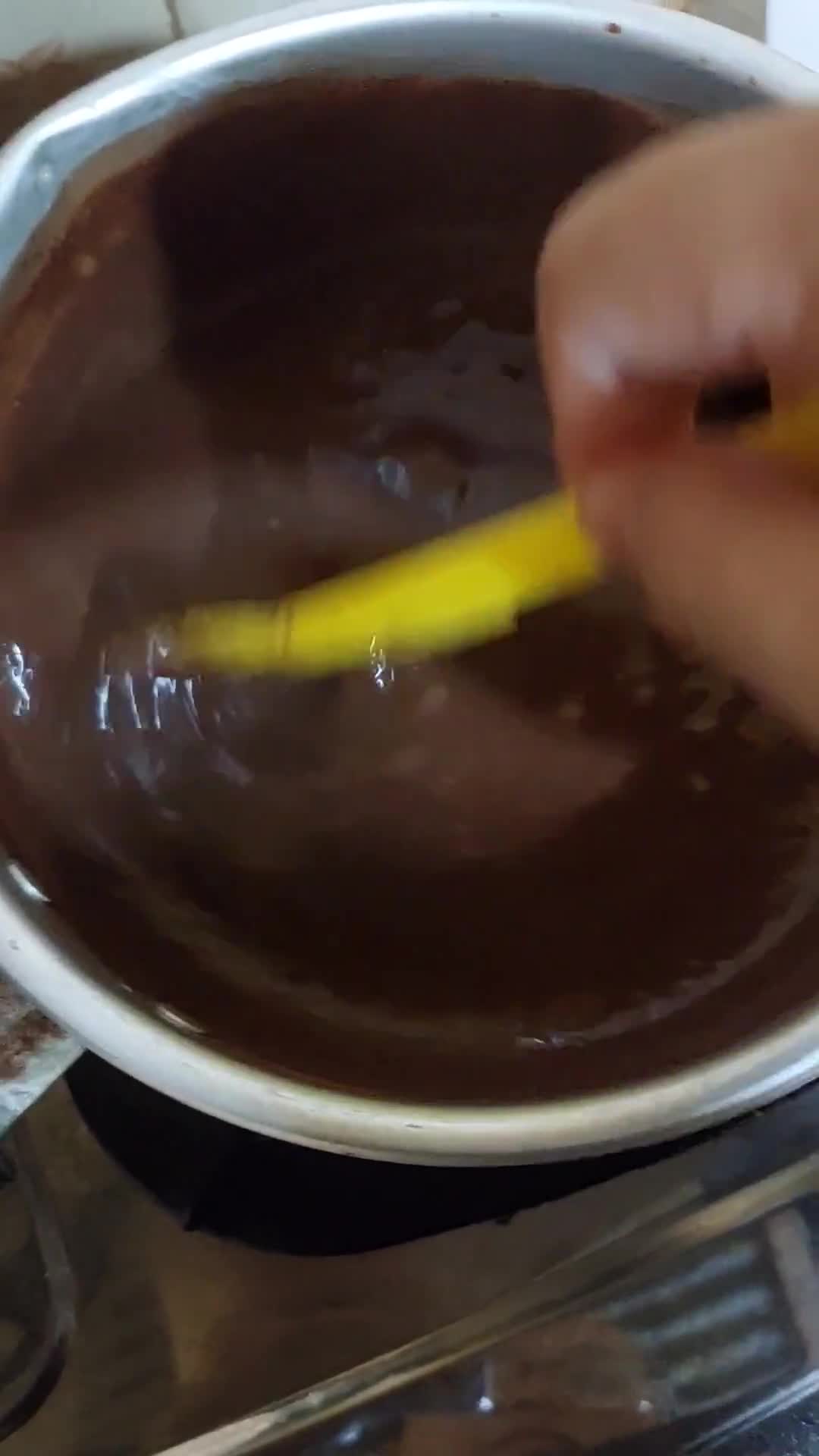 Foto langkah ke 4 dari resep Kek Coklat Ketagih 예르다 🍫.