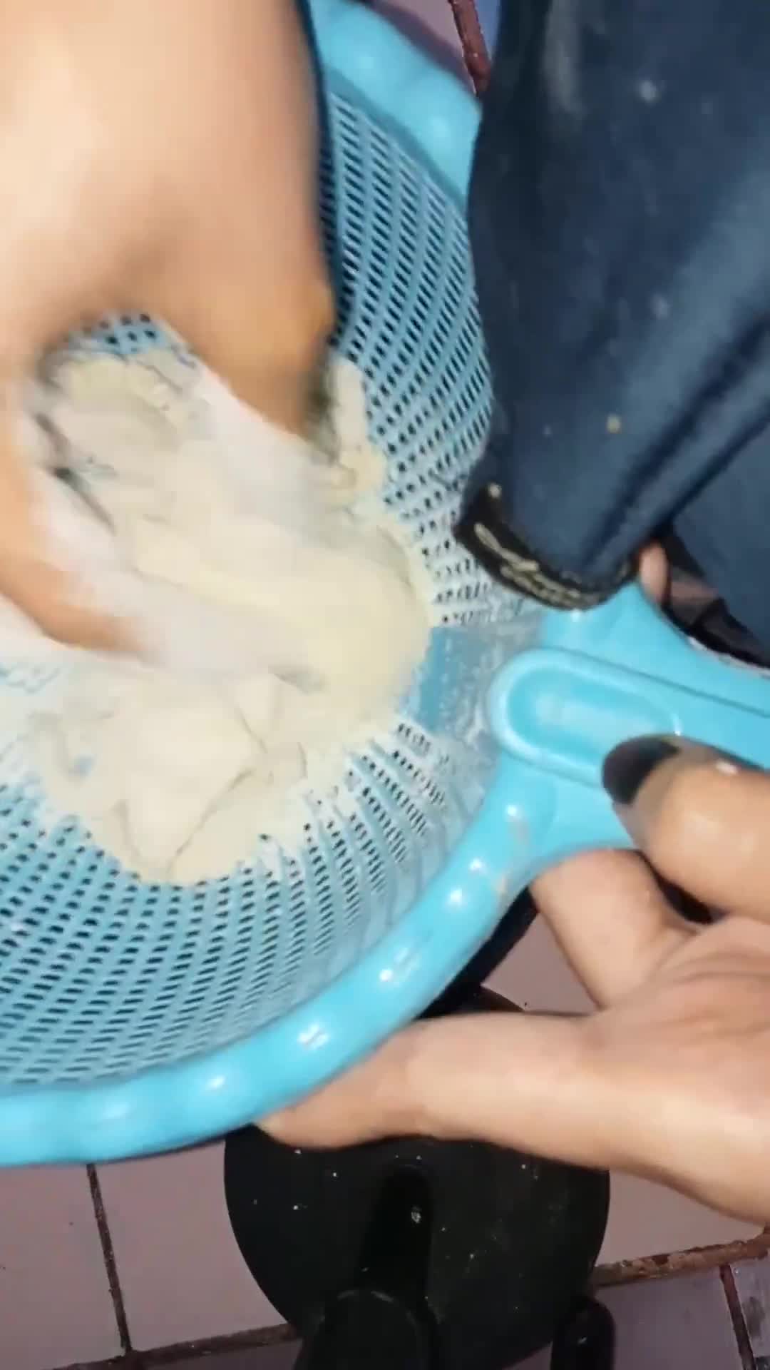 Foto langkah ke 4 dari resep Kulit & usus crispy 🥓.