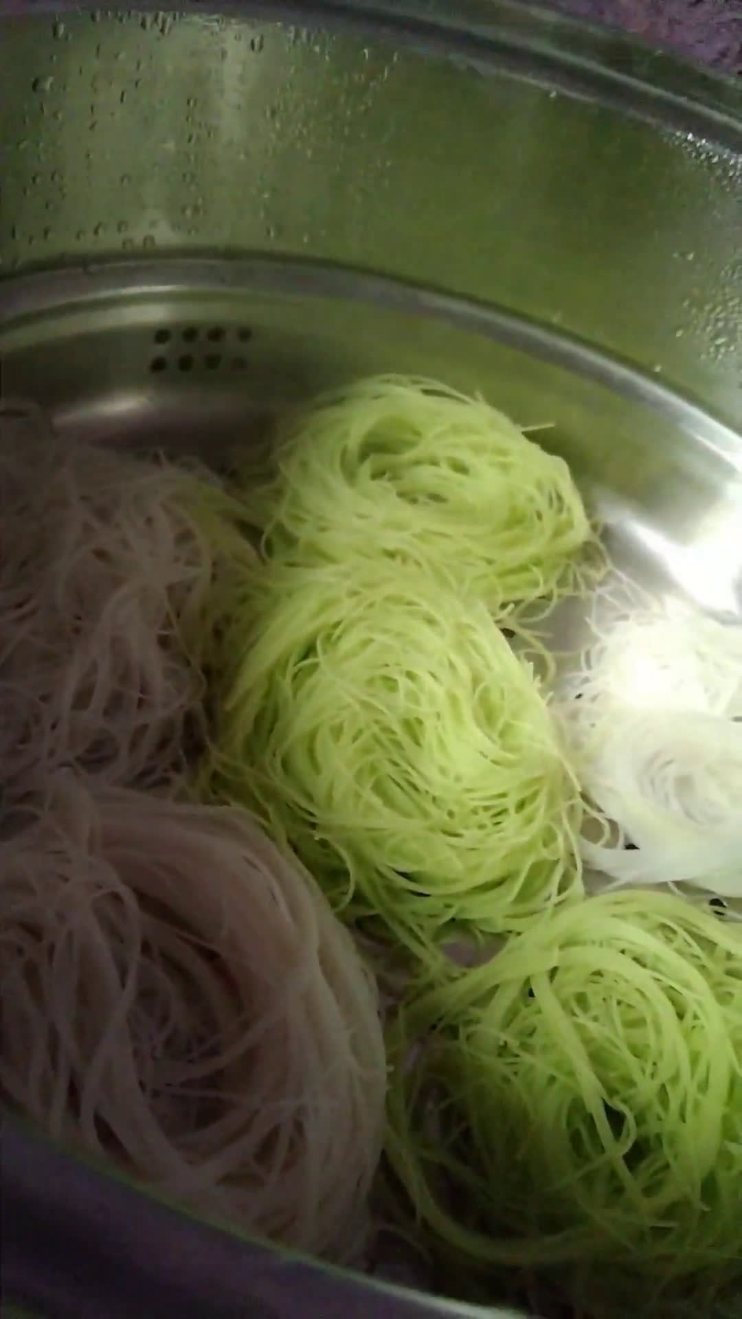 Gambar langkah 2 resipi Putu mayam.