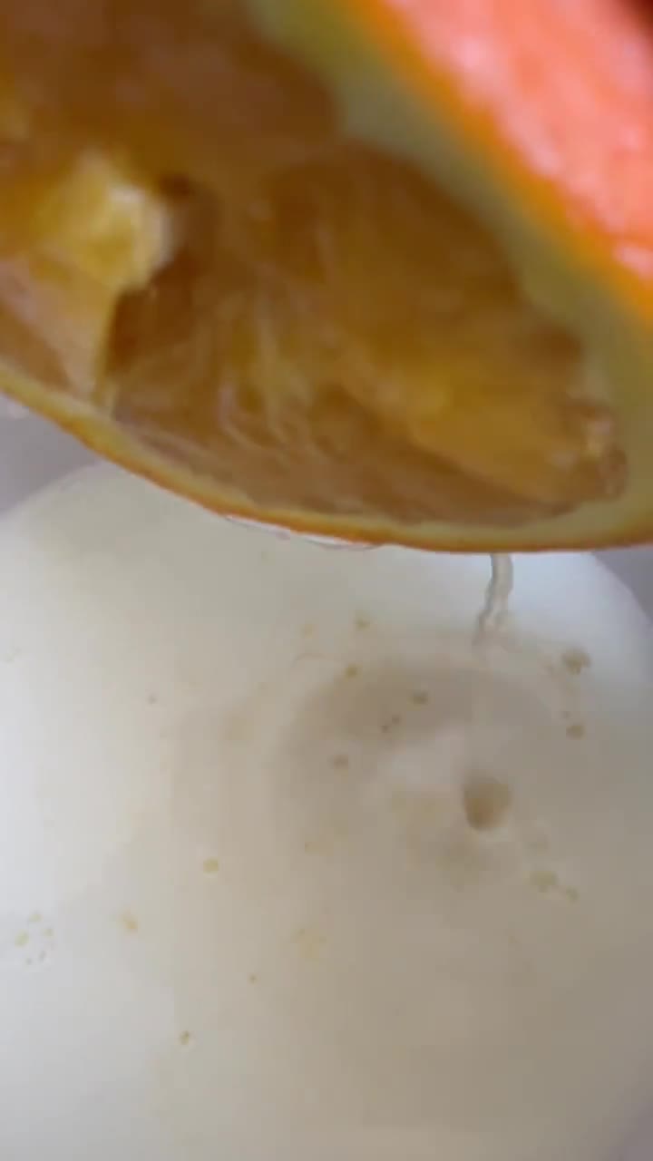 Foto del paso 3 de la receta: Torrijas de pan de centeno con naranja, leche, miel y canela