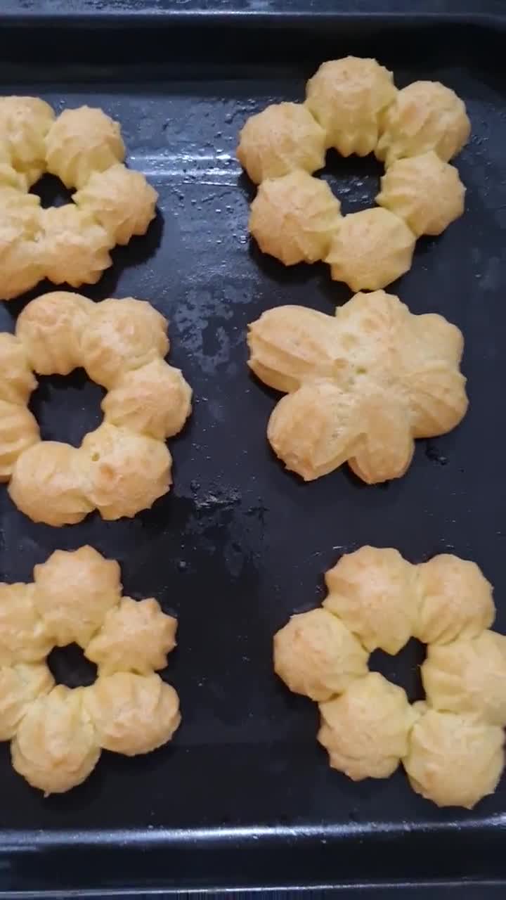 Foto langkah ke 6 dari resep Soes Bunga Vla Susu.