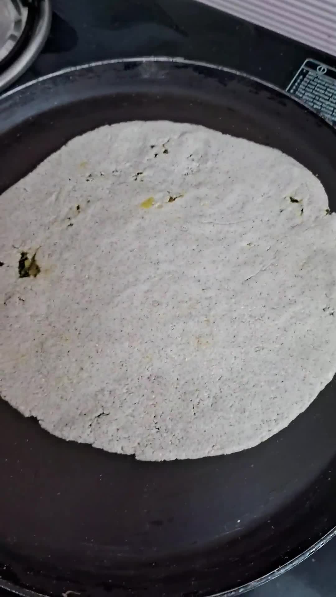 आलू मेथी बाजरी का पराठा रेसिपी चरण 8 फोटो