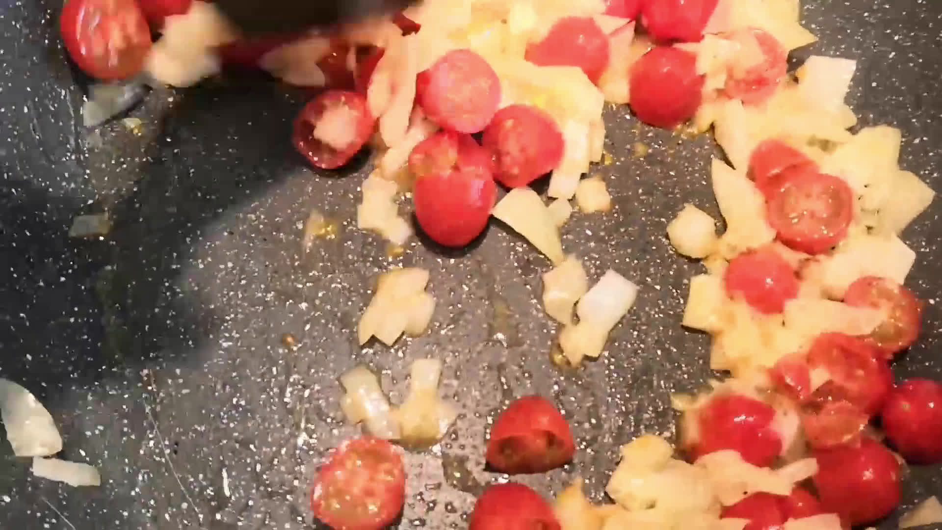 Une image de l'étape 3 de Pasta Scampis et Pesto de Pistaches.
