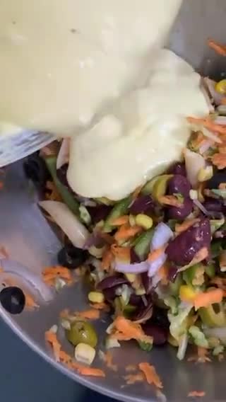 صورة لخطوة 4 من وصفة سلطة مكرونة الكينوا بالدجاج والخضار 🥗😋