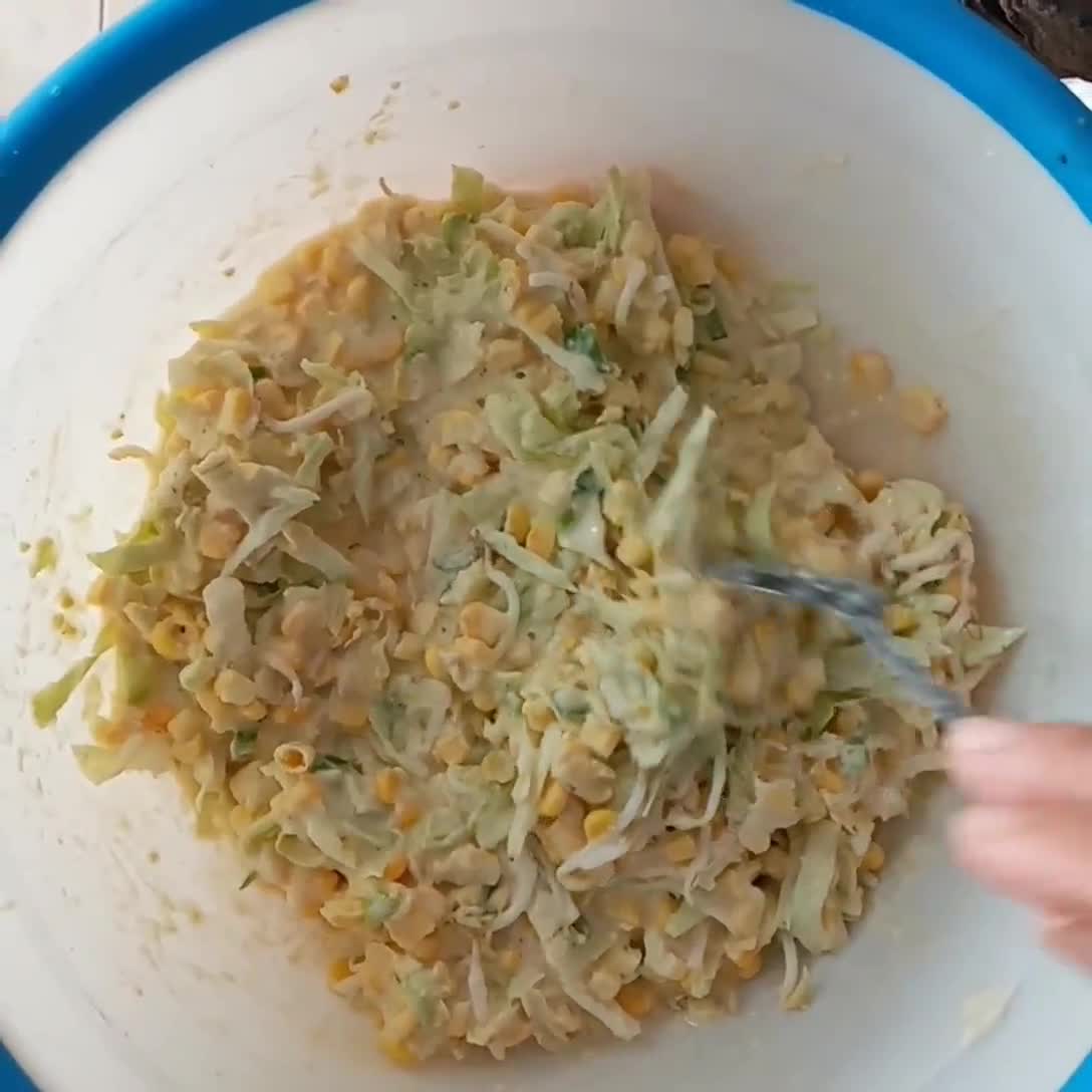 Foto langkah ke 2 dari resep Bakwan Jagung Sayur.
