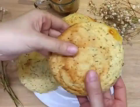 Hình bước làm 6 của món Bánh mì phô-mai bơ tỏi vỏ giòn