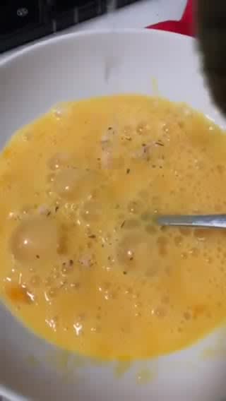 Foto del paso 3 de la receta: Tortilla casi japonesa, mmmm para bocadillos, con aire español