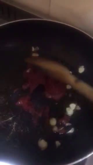 صورة لخطوة 2 من وصفة معكرونة Gigi Hadid Pasta🍝.
