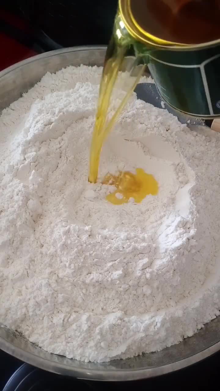 Gambar langkah 3 resipi Biskut Makmur.