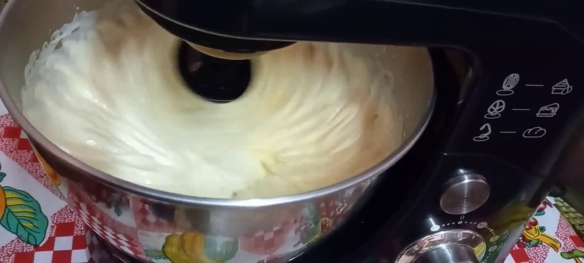 Foto del paso 2 de la receta: Torta Invertida de Manzana 🍎🥳