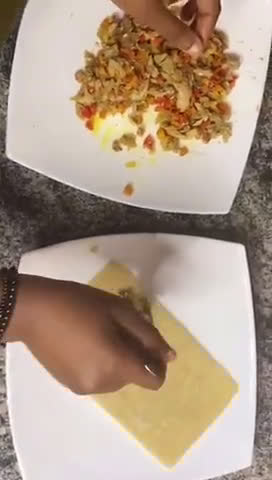 A picture of step 5 of Title:Chicken pancake wrap.