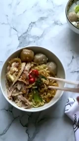 Foto langkah ke 4 dari resep Indomie Chilli Oil.