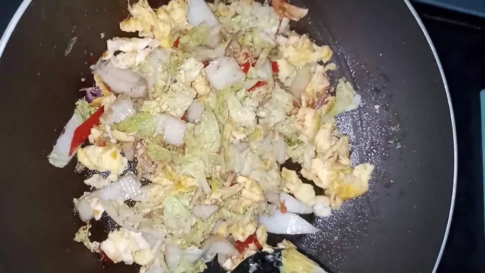 Foto langkah ke 3 dari resep Cah Sawi Putih dan Telur.