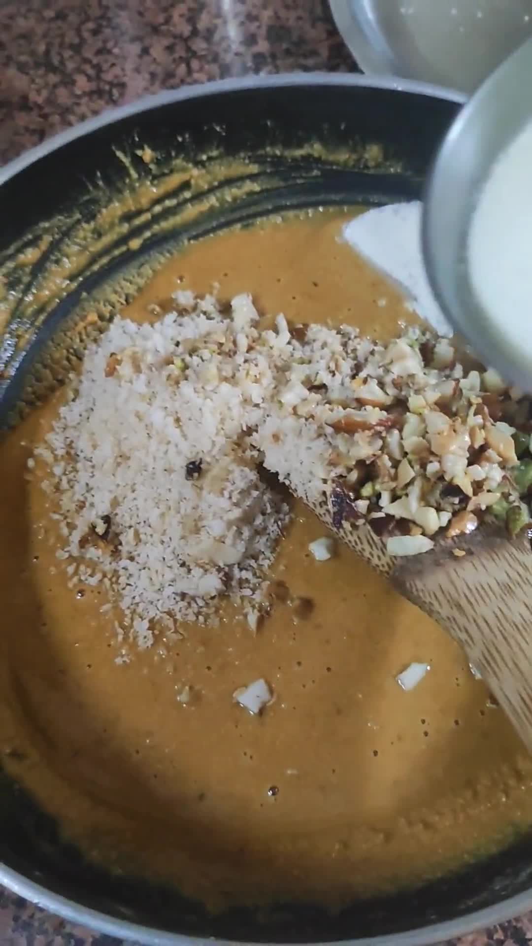 रोस्टेड़ ड़्राईफ्रूटस लङ्डू रेसिपी चरण 5 फोटो