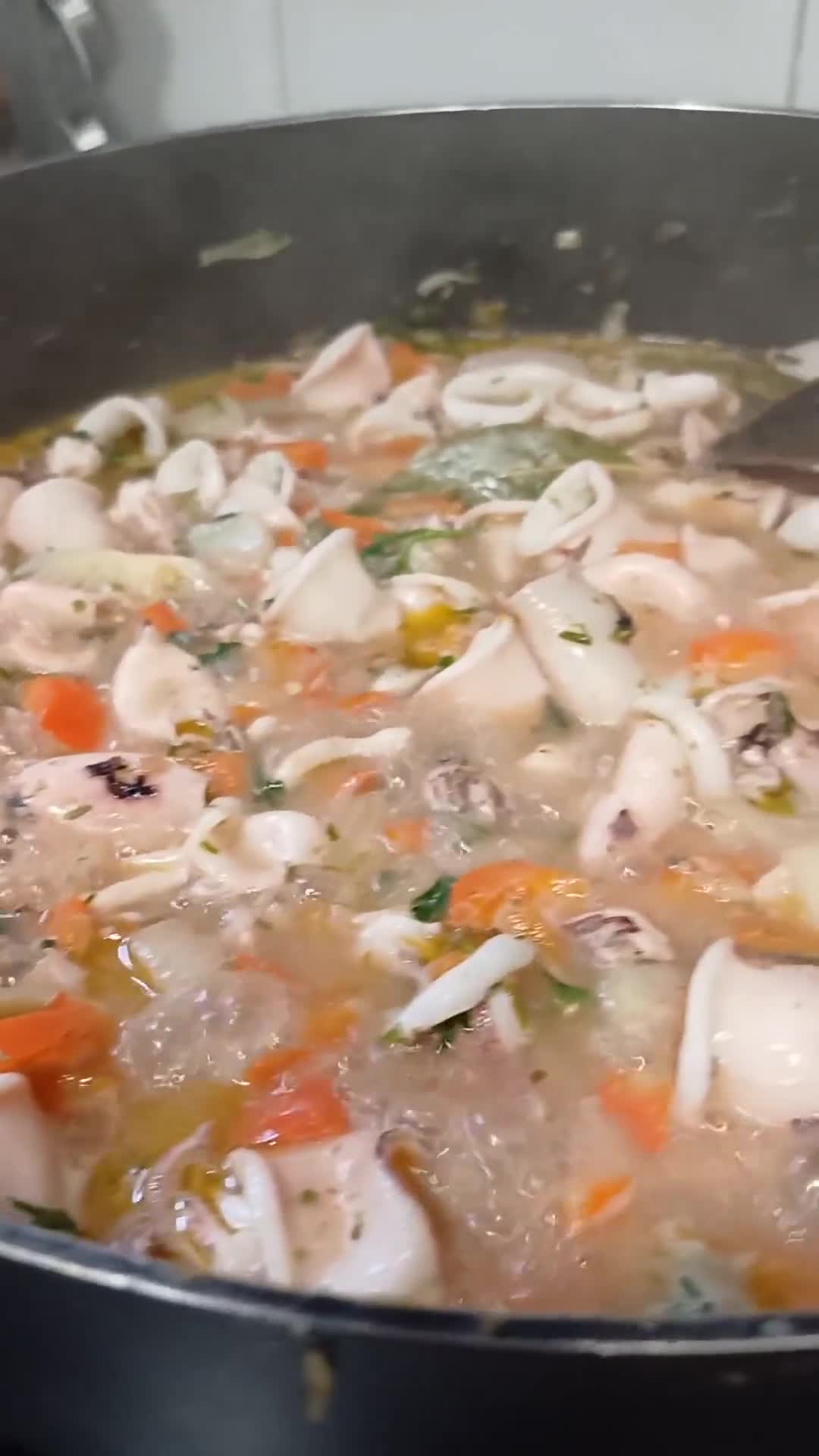 Foto del paso 6 de la receta: Calamares a la sidra con patatas