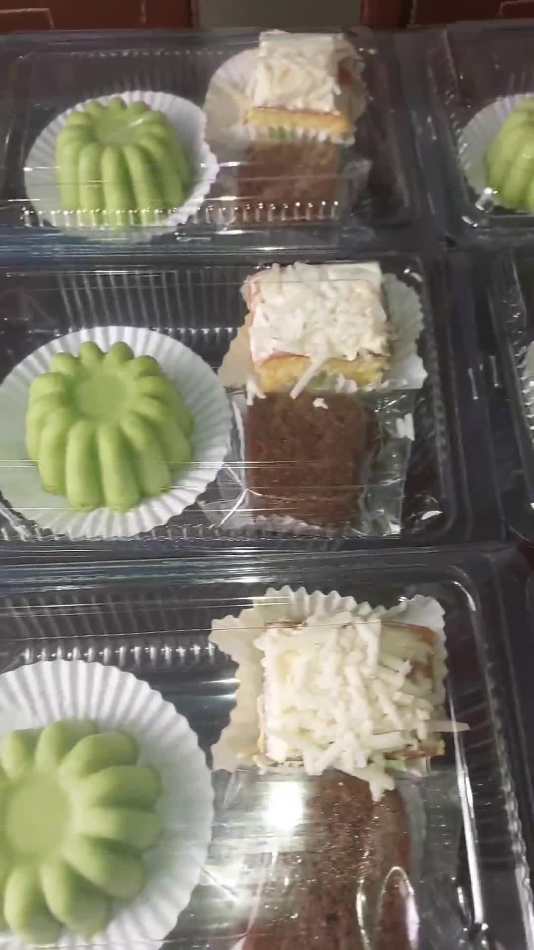 Foto langkah ke 8 dari resep Bolu kukus Putih Telur.