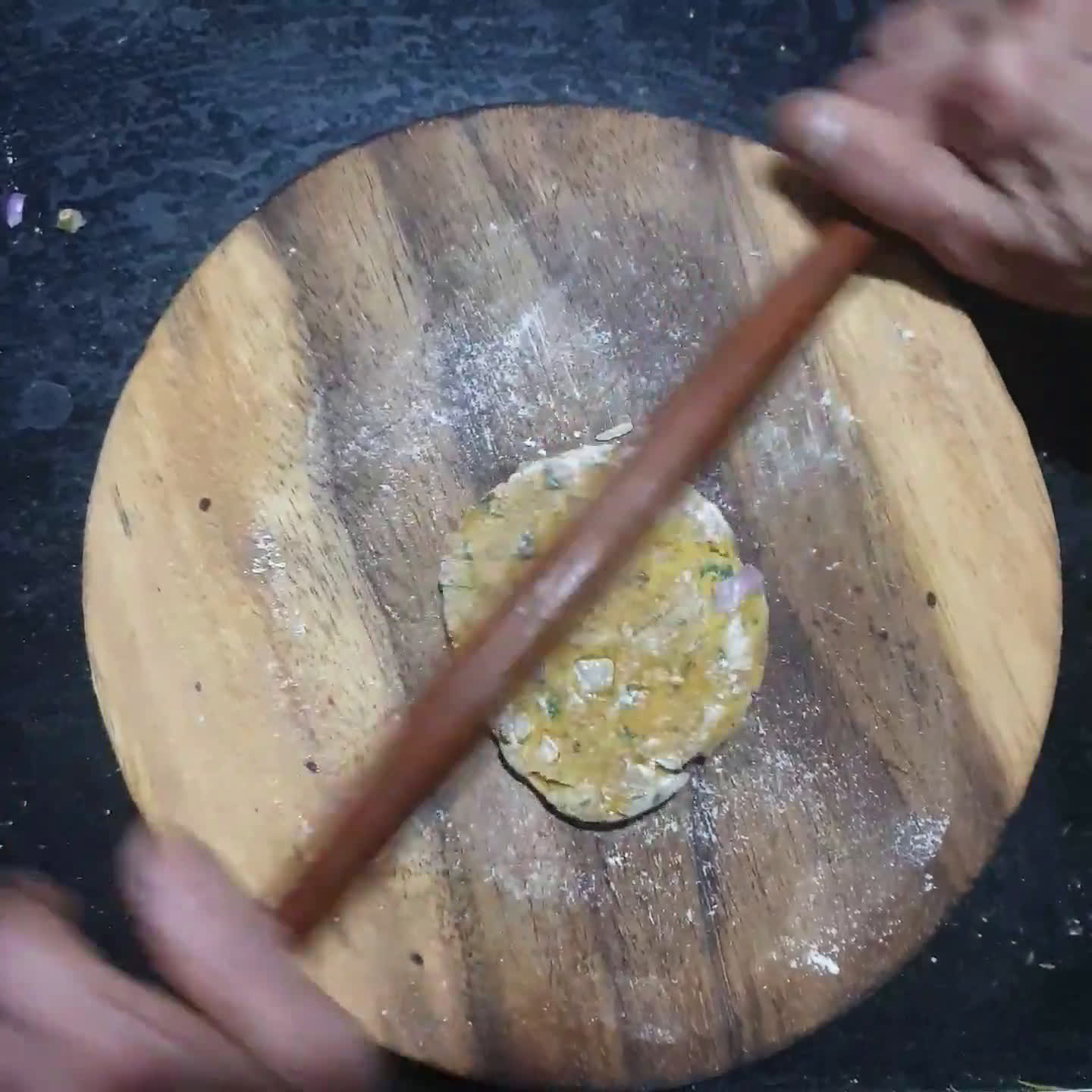 તંદુરી મિસ્સી રોટી (Tandoori Missi roti recipe in Gujarati) રેસીપી સ્ટેપ4ફોટો