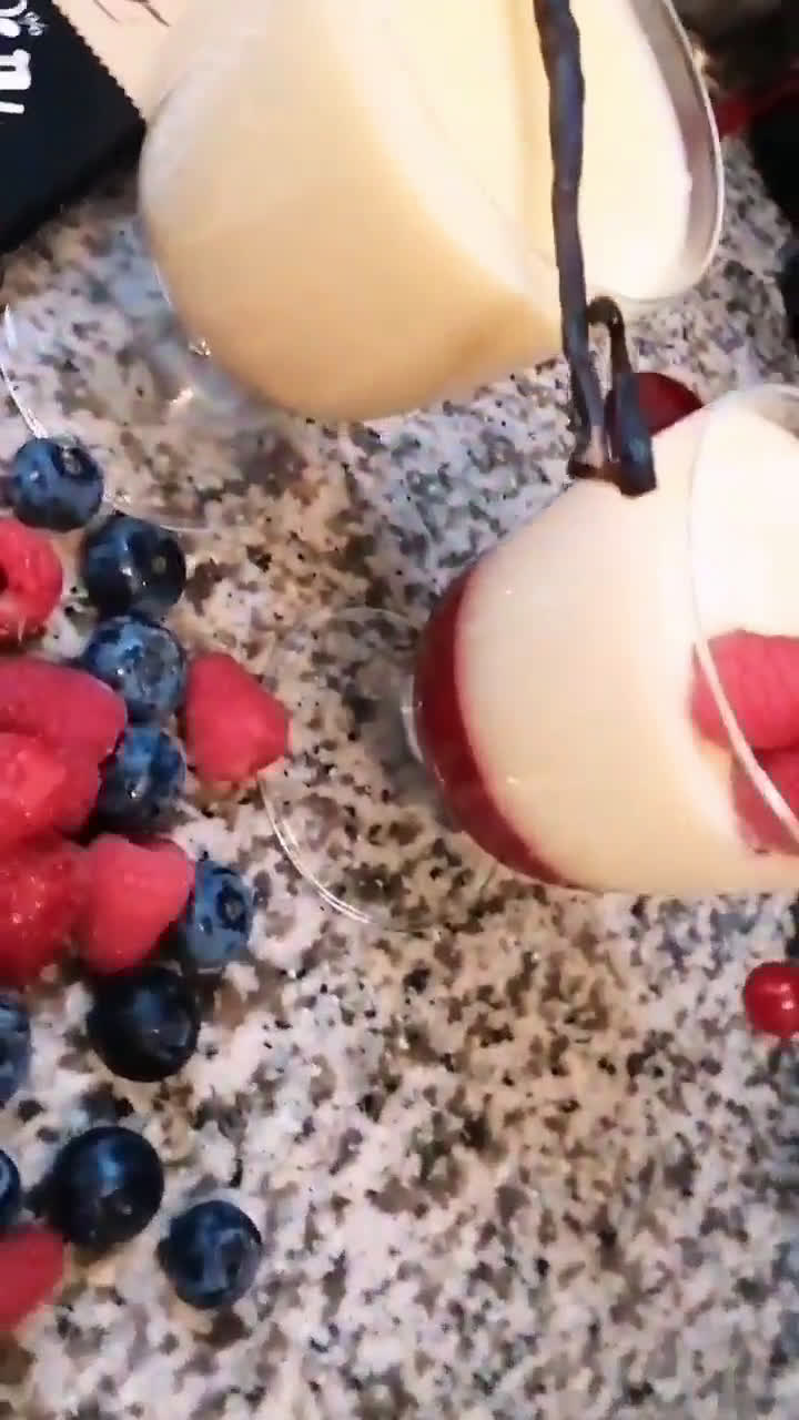 Une image de l'étape 5 de Flan coulis Framboises.