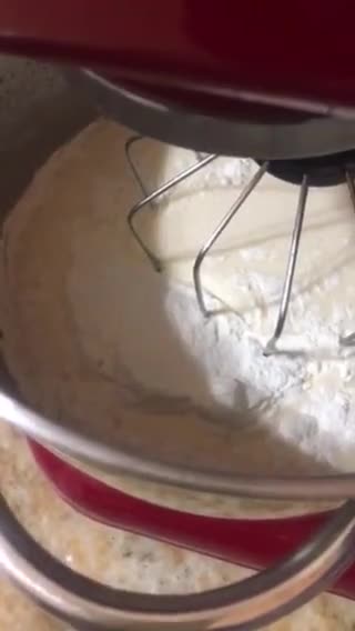Foto del paso 4 de la receta: Budín de limón con frutos secos