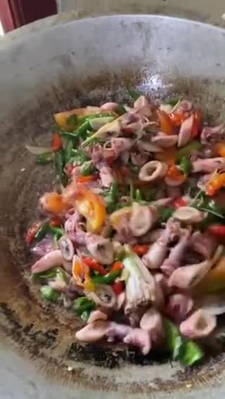 Foto langkah ke 2 dari resep Oseng cumi asin cabe ijo.
