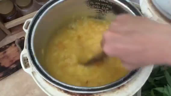 Foto langkah ke 3 dari resep 342. Bubur Manado / Tinutuan dengan Rice Cooker #PekanPosBar_MasakSesuaiBudget.