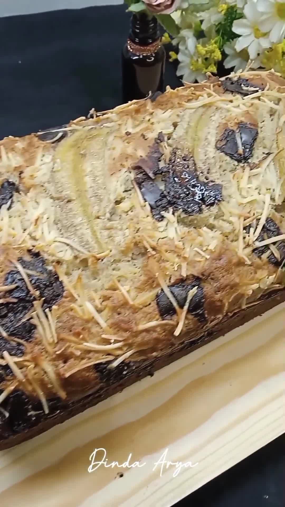 Foto langkah ke 5 dari resep Bolu Pisang Putih Telur Panggang.