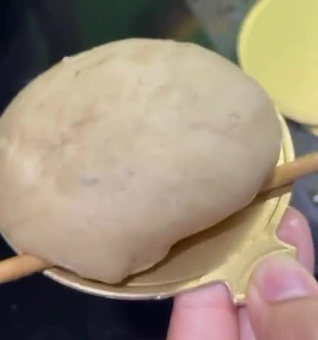 Gambar langkah 9 resipi Donut Pisang.