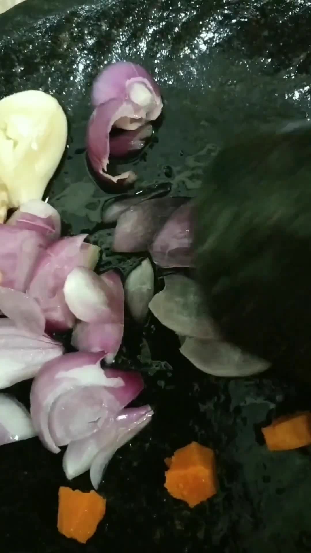 Foto langkah ke 2 dari resep Ikan Tuna Kuah Kuning MPASI 1 Years+.