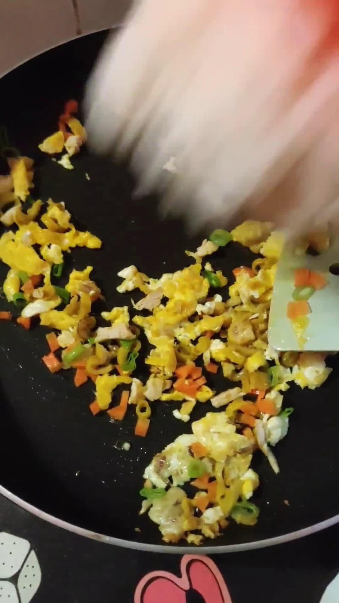 Foto langkah ke 2 dari resep 335. Nasi Goreng Daun Jeruk.