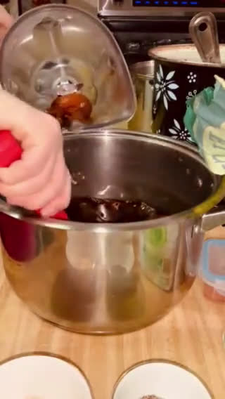Foto del paso 2 de la receta: Mole Rojo con Trocitos de puerco