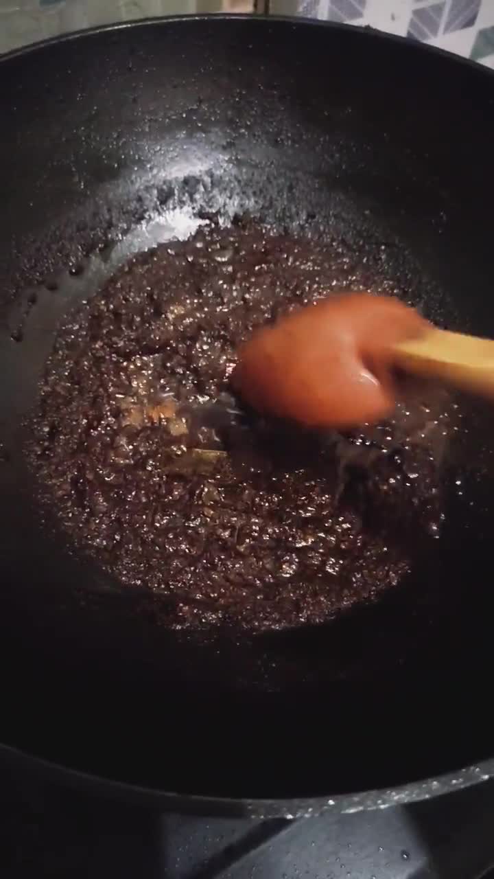 Foto langkah ke 6 dari resep 288. Ayam Ungkep Goreng dengan Sambal Hitam (Khas Madura).