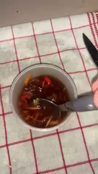 Une image de l'étape 1 de Sauce Nuoc Mam Veggie.