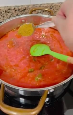 Foto del paso 5 de la receta: Sopa de tomate de mi abuela 👵🏻 🍅 🥖 🌿